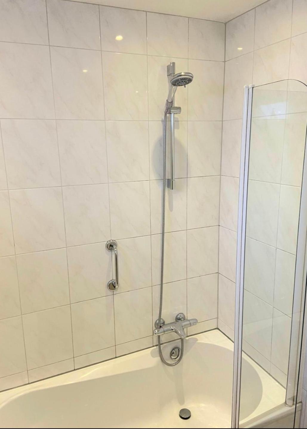 Huisje Britt Met Grote Tuin En Veel Privacy Dirkshorn Exteriör bild