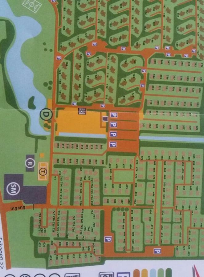 Huisje Britt Met Grote Tuin En Veel Privacy Dirkshorn Exteriör bild